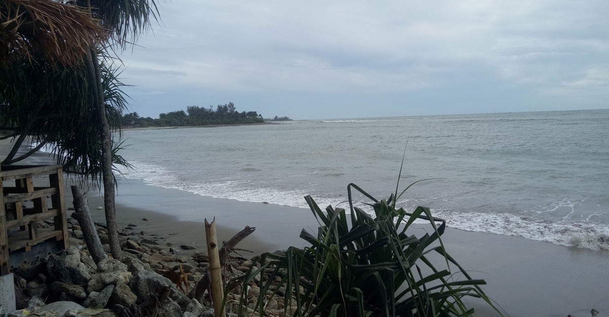 আতঙ্কিত সেন্টমার্টিনবাসী, বেড়েছে পানির উচ্চতা