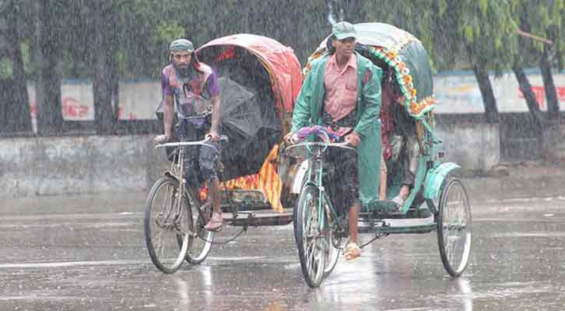 রাজধানীতে ঝুম বৃষ্টি