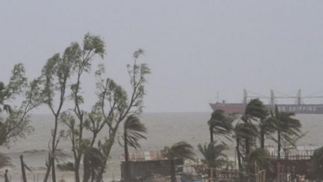 ঝড়-বৃষ্টির আভাস, নদীবন্দরে সতর্কসংকেত