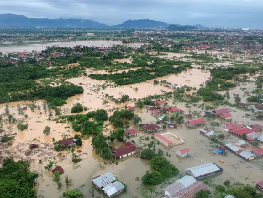 ইন্দোনেশিয়ার ভূমিধস,১৫ প্রানহানি