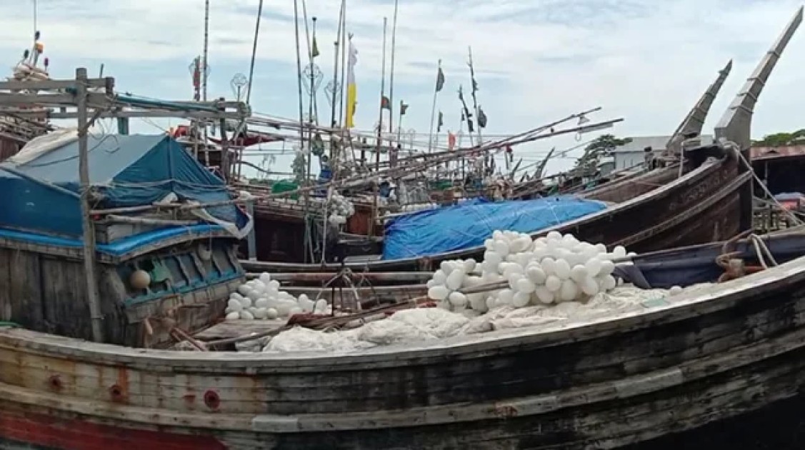 সাগরে ৬৫ দিন মাছ ধরা বন্ধ