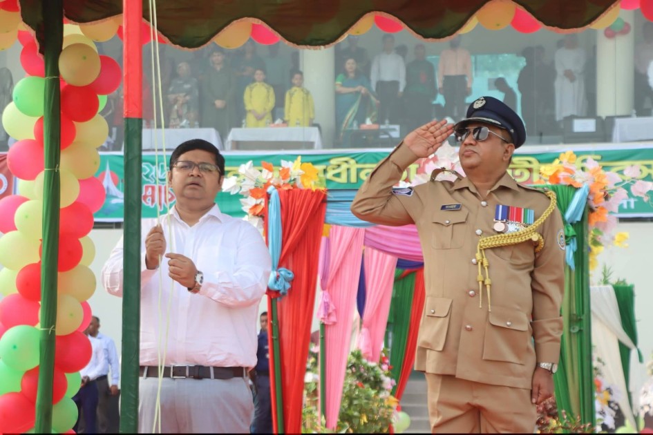 ভোলায় মহান স্বাধীনতা ও জাতীয় দিবস ২০২৬ উপলক্ষ্যে  বর্ণিল কুচকাওয়াজ ও পুরস্কার বিতরণী অনুষ্ঠিত